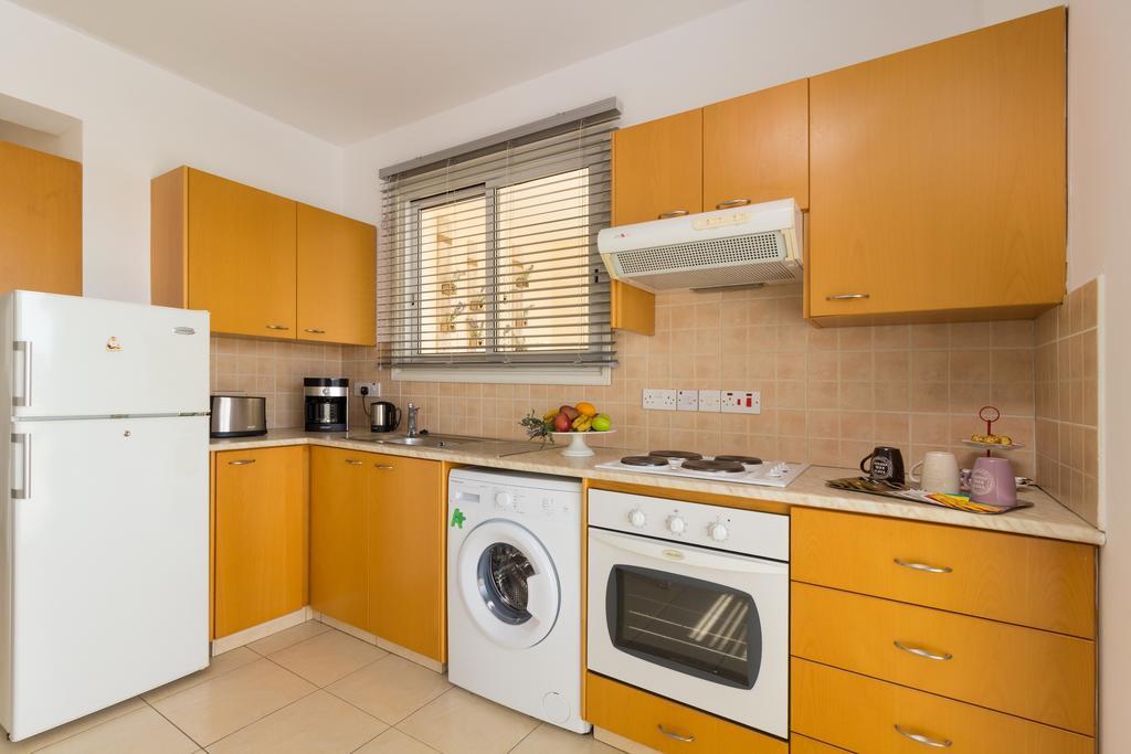 Elena Court Apt 401 Lejlighed Larnaca Eksteriør billede